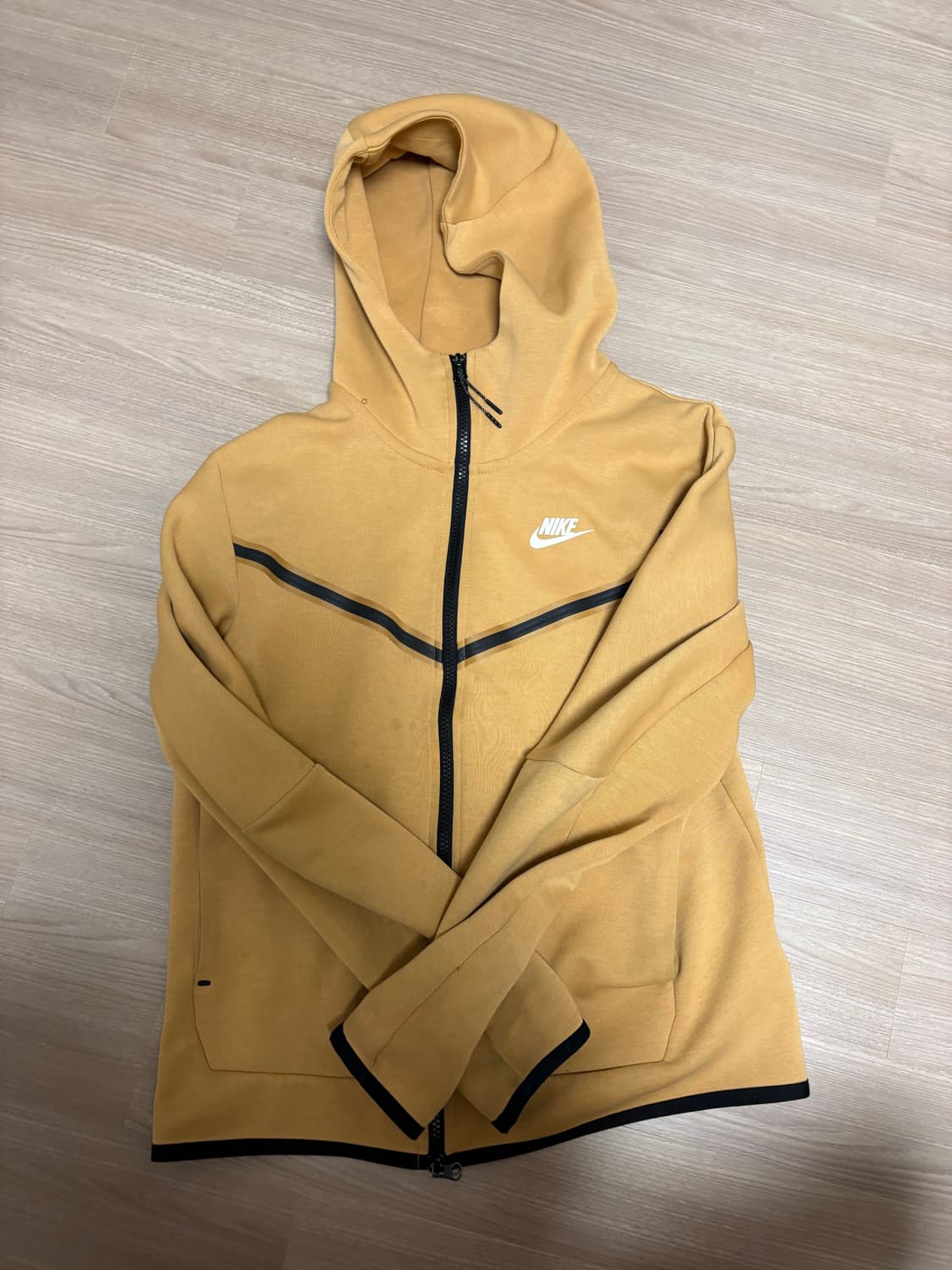 나이키 골드 테크플리스 상품이미지1