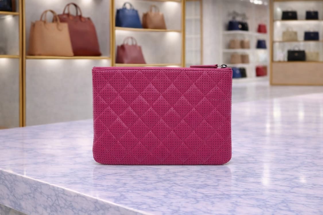 [A급] 샤넬 퍼포레이션 클러치 판매합니다!!! 상품이미지2