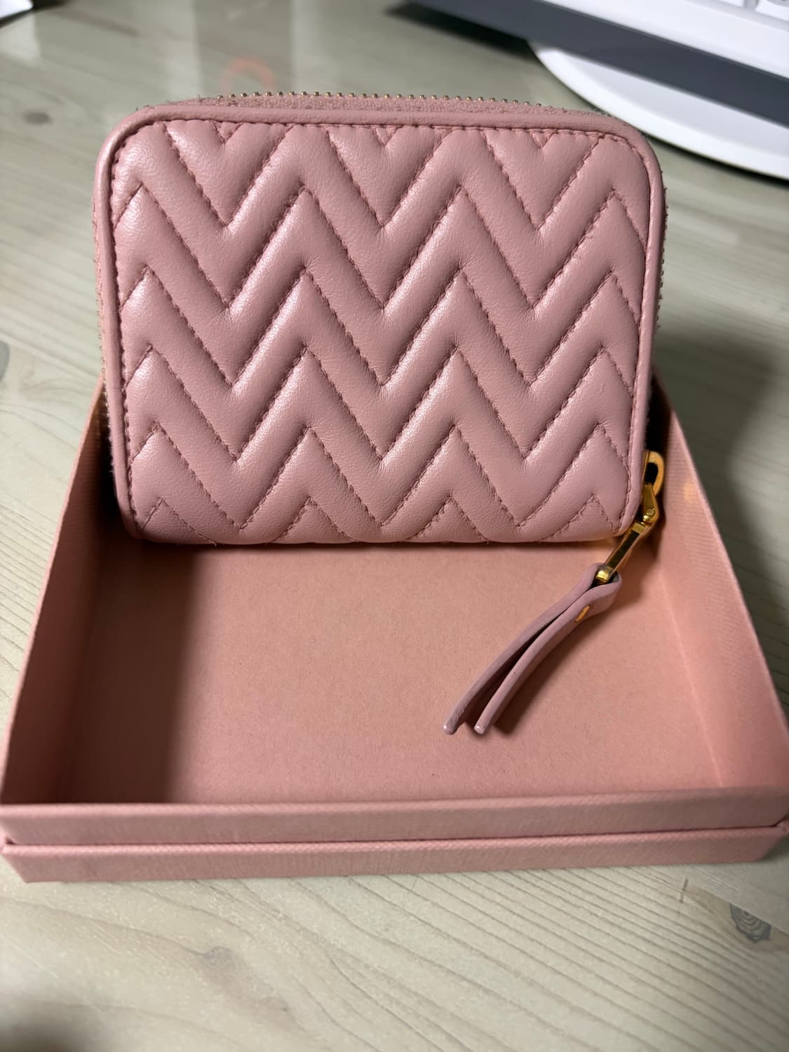 미우미우 마틀라세 핑크 반지갑 상품이미지2