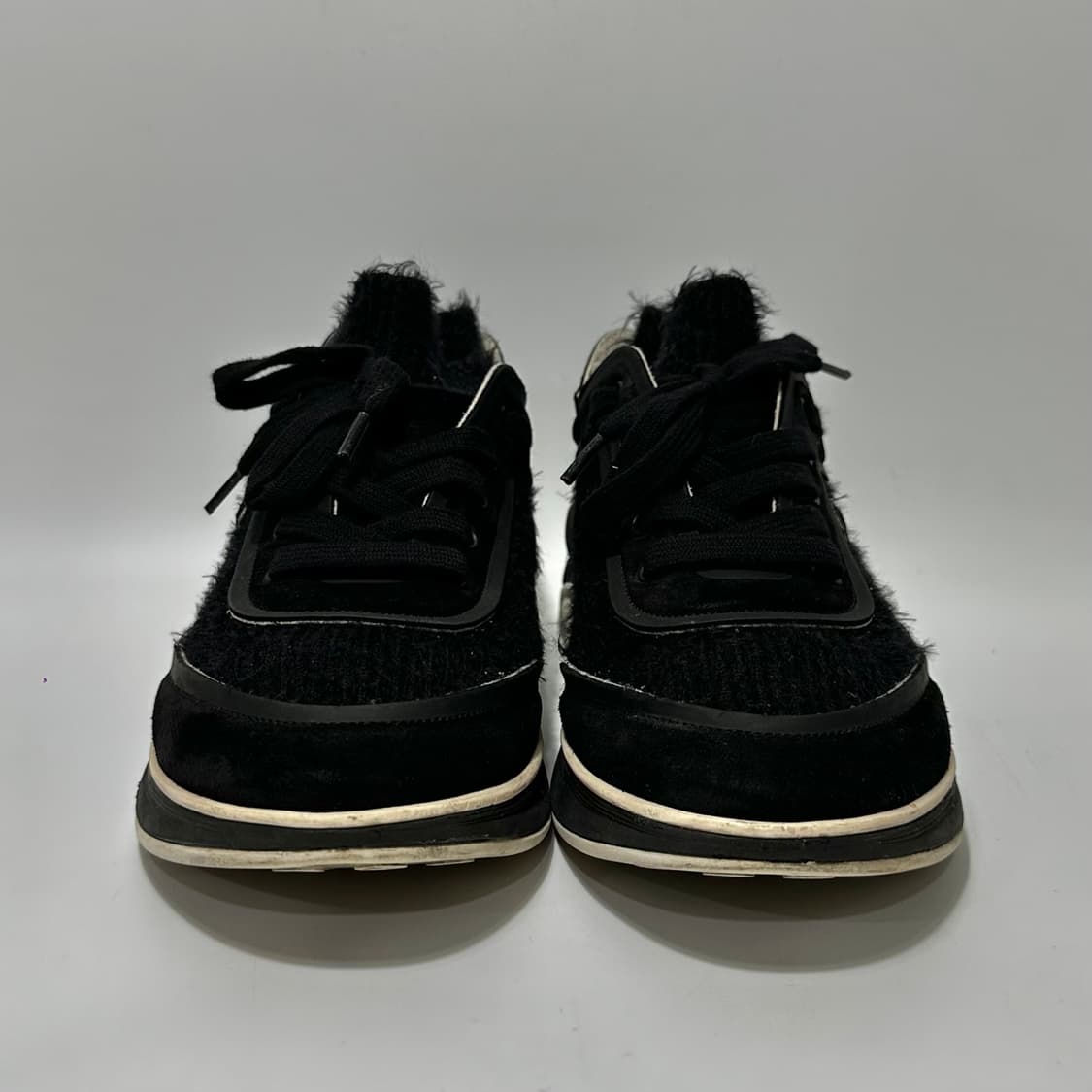 샤넬 CC 로고 패브릭 스웨이드 스니커즈 (245)  상품이미지2