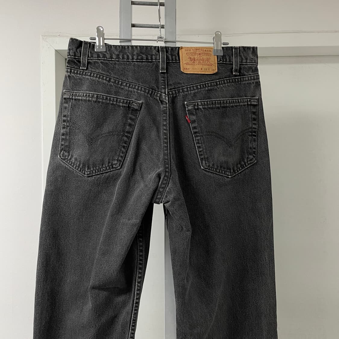리바이스 550 흑청 데님 팬츠 W33 L34 상품이미지2