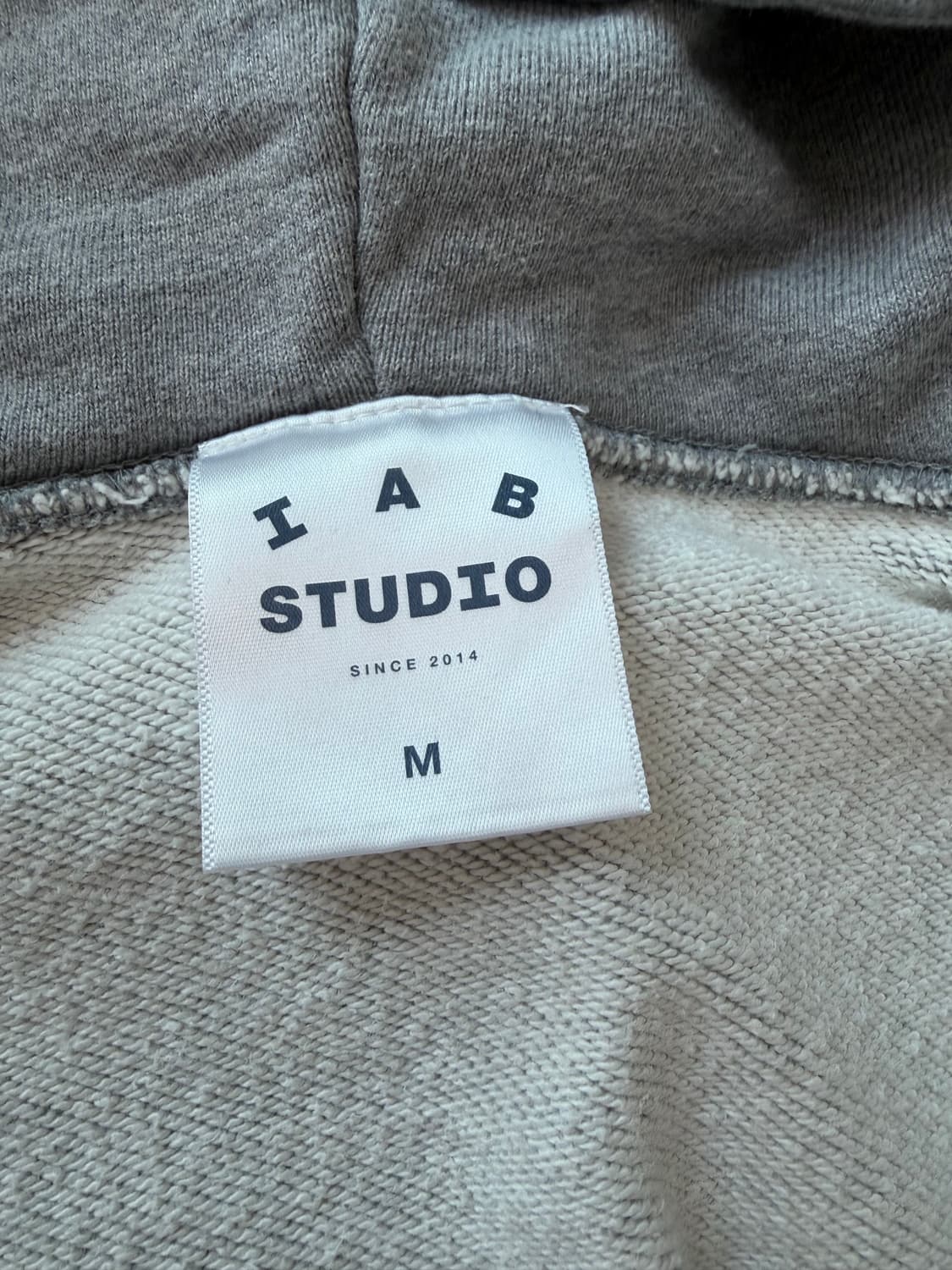 아이앱 스튜디오 후드집업 그레이 상품이미지5