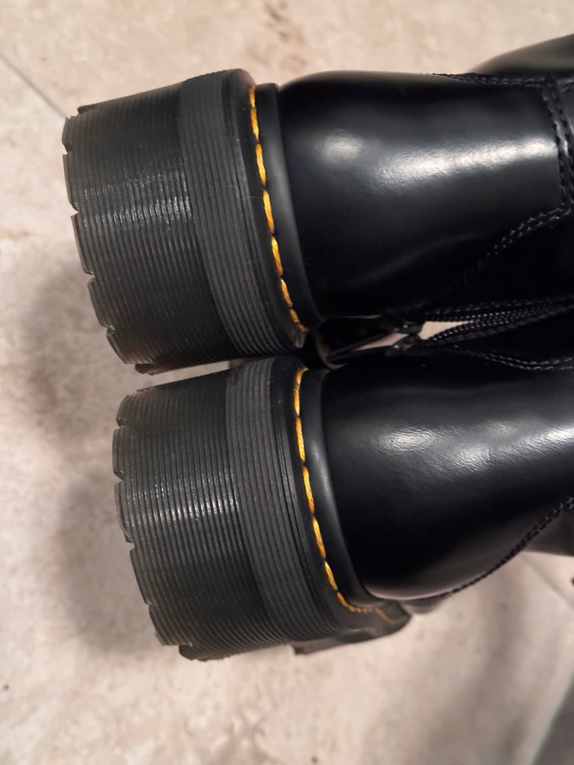 닥터마틴 제이든 8홀 15265001 240 상품이미지3