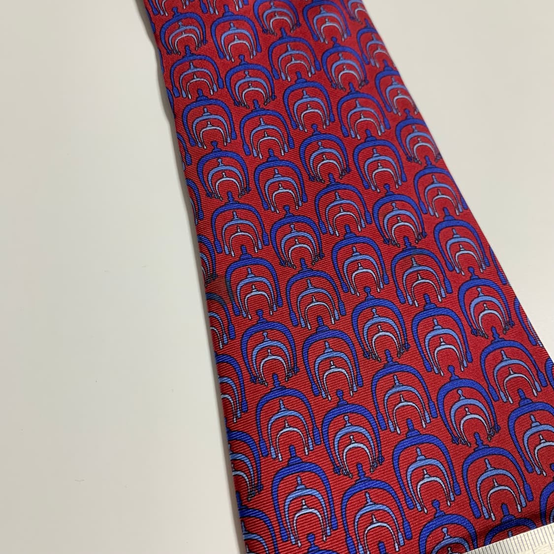 구찌(GUCCI) 명품넥타이 B+등급 미세이염 및 대검안감접힘 상품이미지9