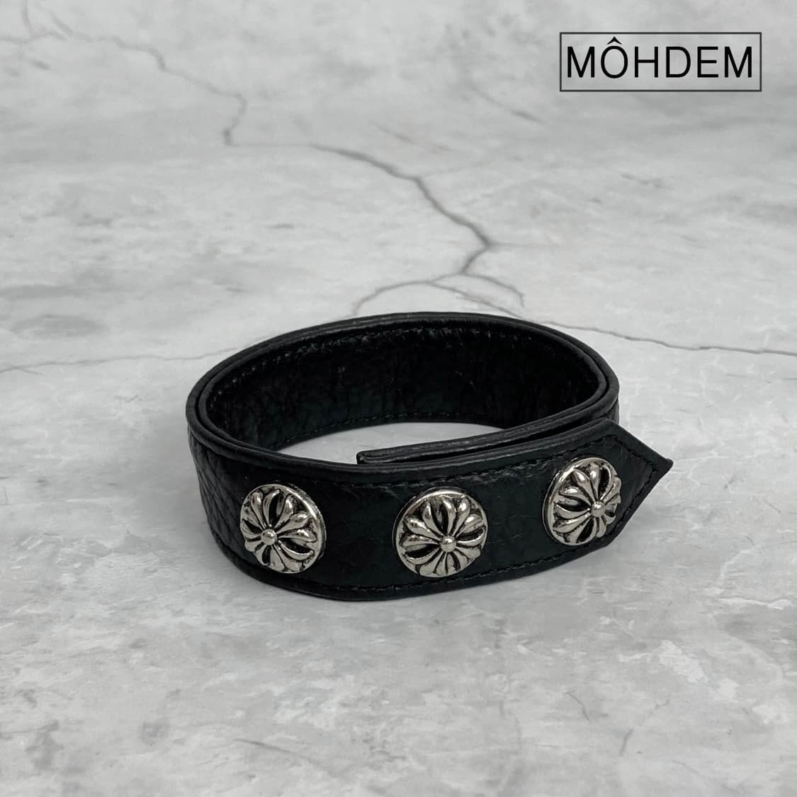 [Unisex] 스터드 가죽 크롬 팔찌 상품이미지3