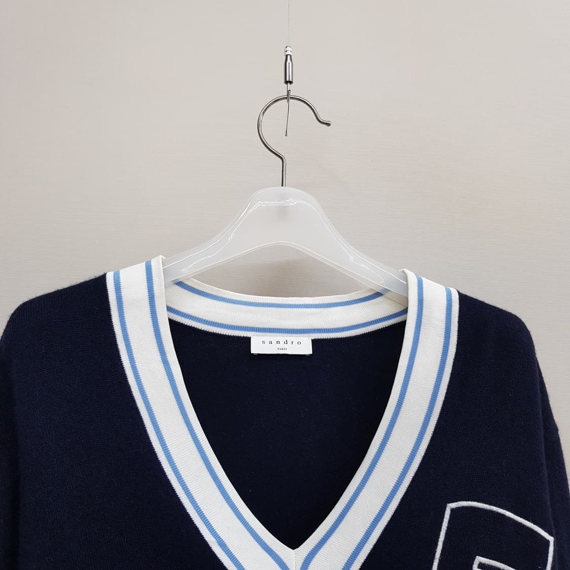산드로 SANDRO V라인 배색 포인트 울 니트 2사이즈 상품이미지3