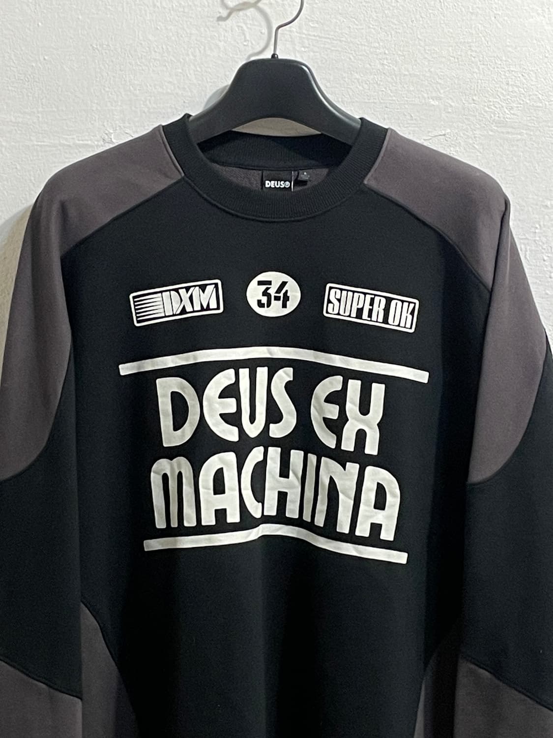 데우스 엑스 마키나 배색 스웻셔츠 상품이미지2