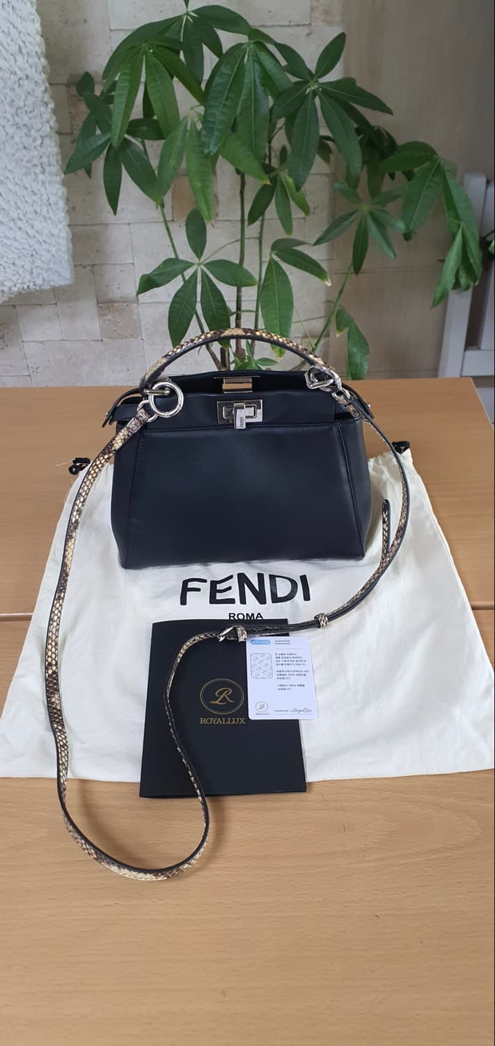 펜디 피카부 미니 몬스터 한정판 크로스백/숄더백 정품S급(감정서O) 상품이미지1