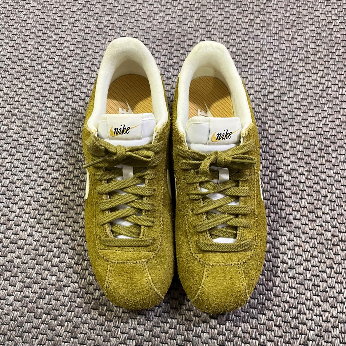 나이키 코르테즈 SE 스웨이드 인피니트 골드 상품이미지3