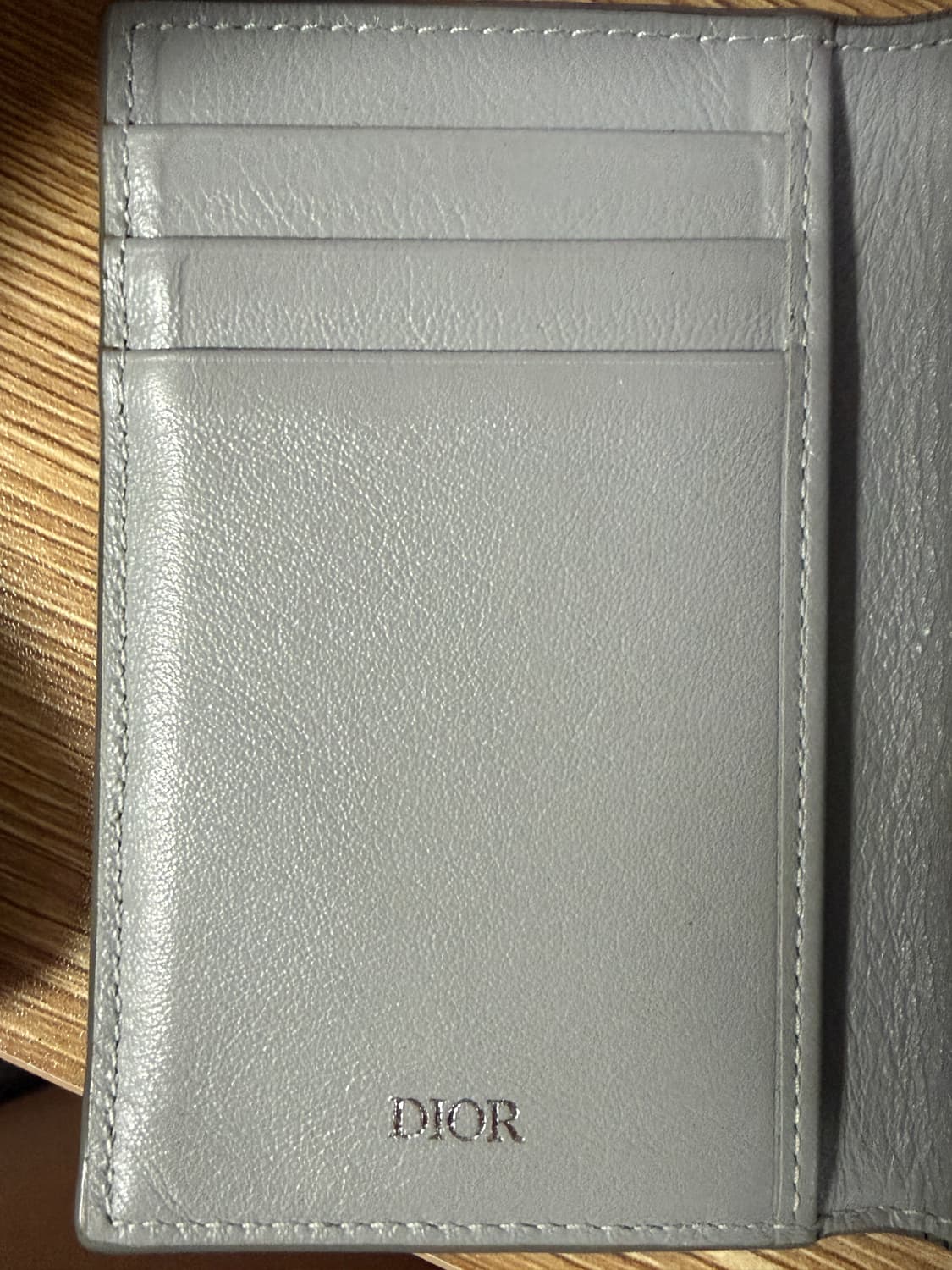 디올 CD 다이아몬드 카드지갑 바이폴드 상품이미지6