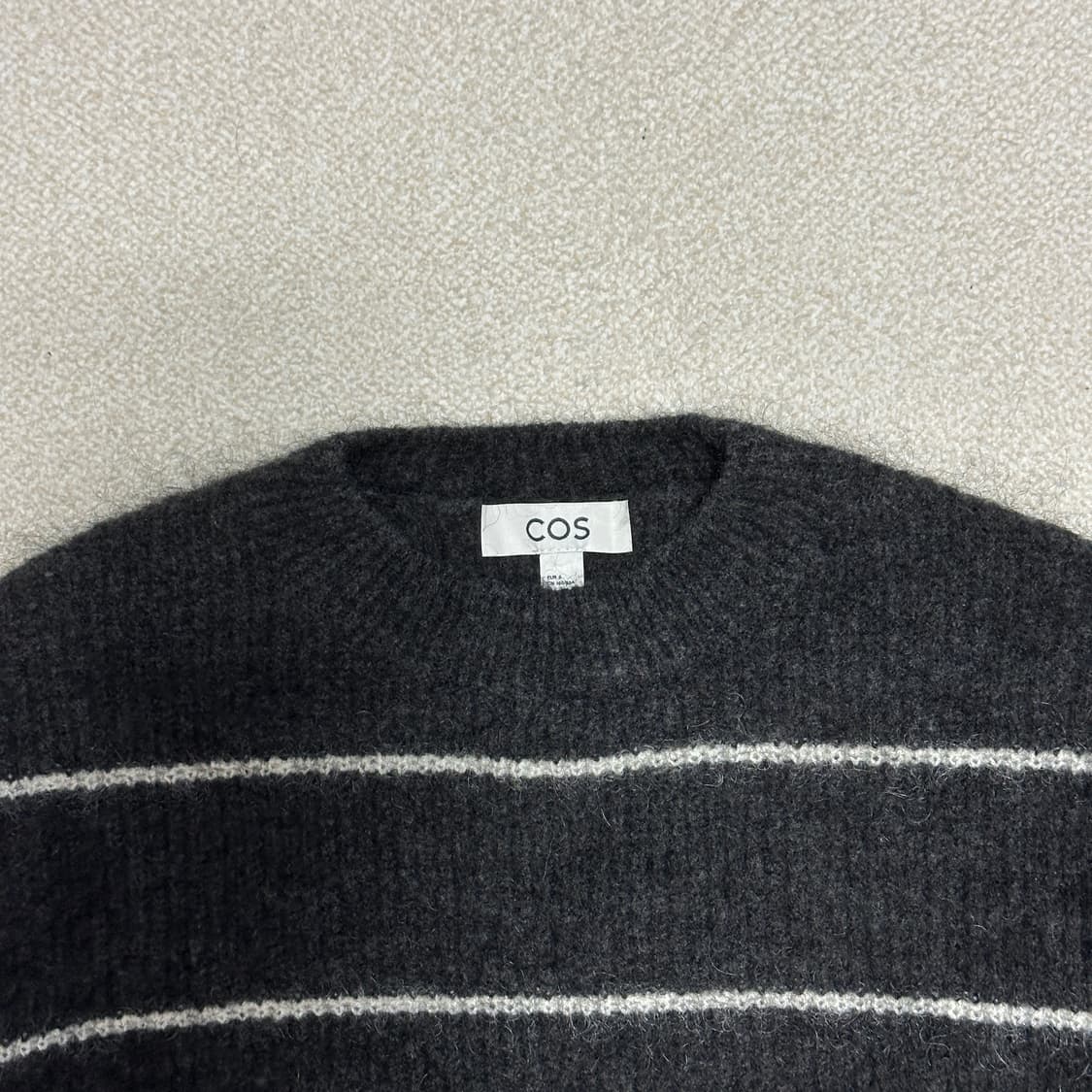 코스 텍스처드 모헤어 블렌드 스트라이프 스웨터 상품이미지5