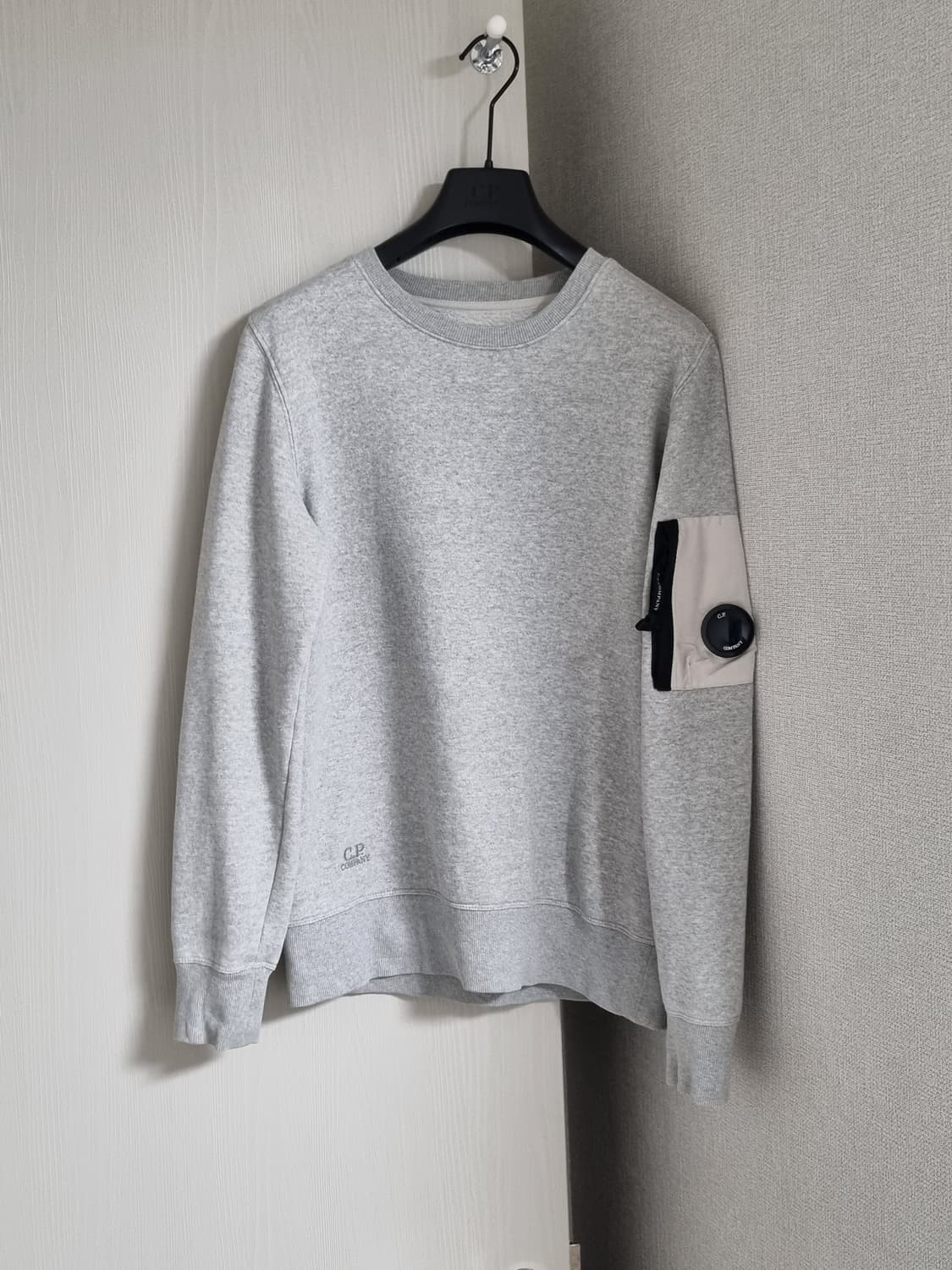 cp컴퍼니 맨투맨 상품이미지1