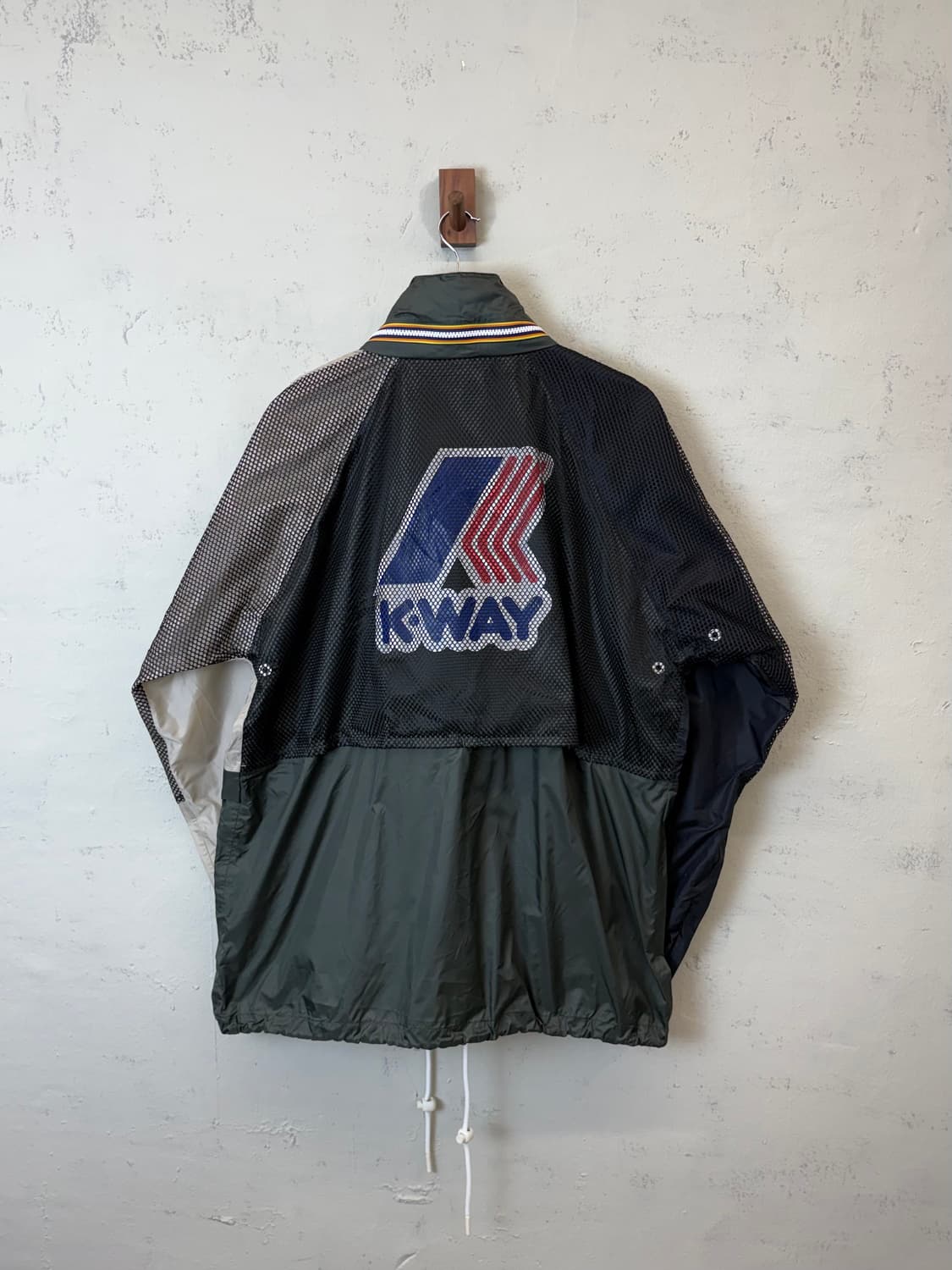 새상품 까웨 리메이크 바람막이 상품이미지2