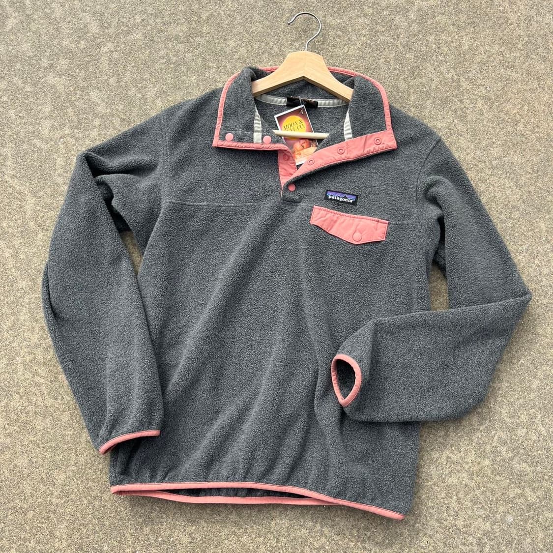 10s 파타고니아 신칠라 스냅-T 차콜/핑크 상품이미지1