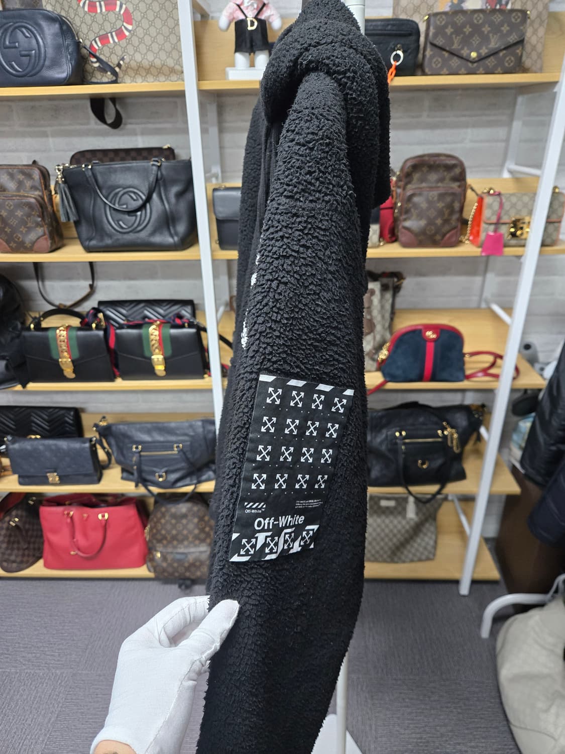 [특가][정품] 오프화이트 뽀글이 후드티 상품이미지4