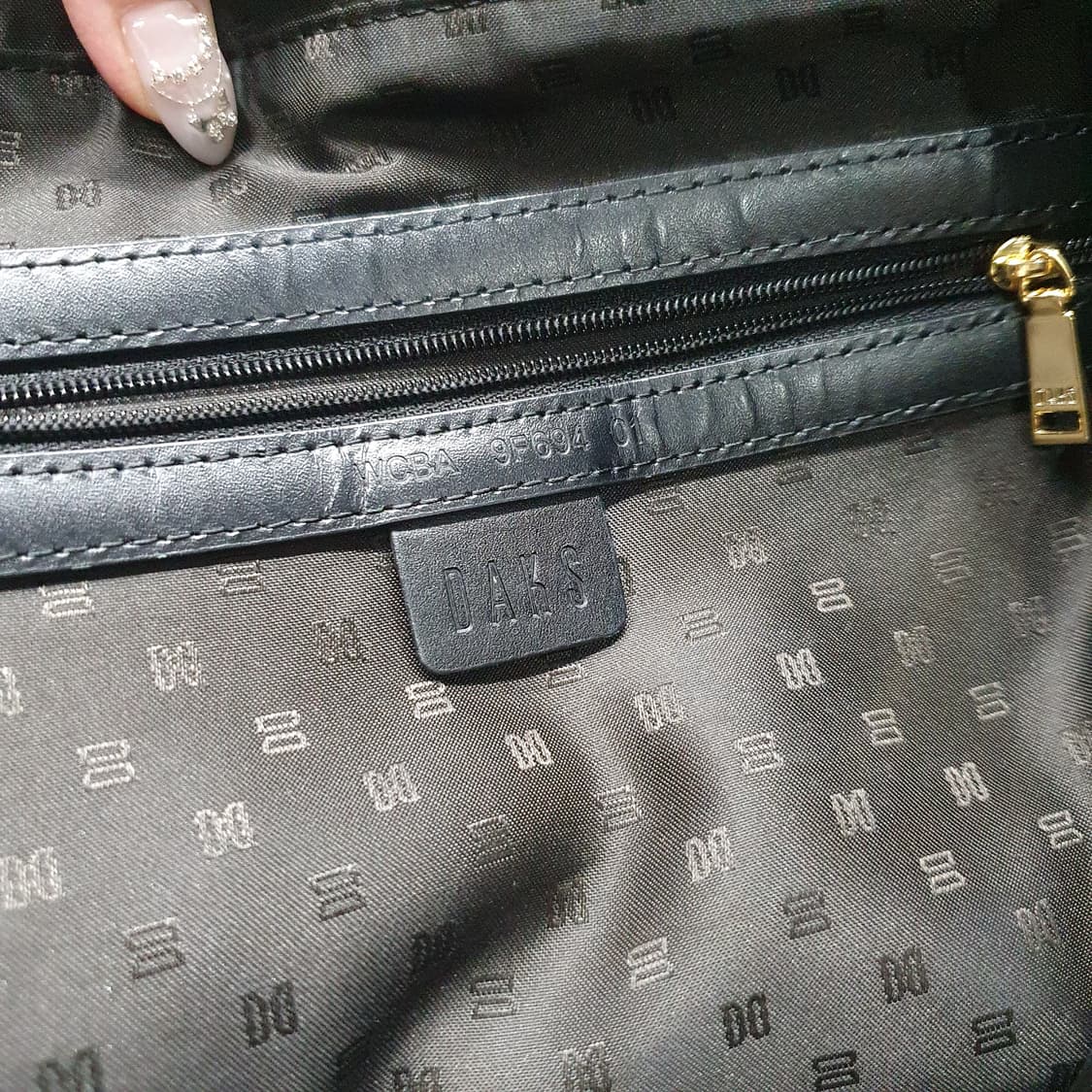 닥스 블랙 소가죽 캐주얼 토트백 쇼퍼백 여행가방 상품이미지7