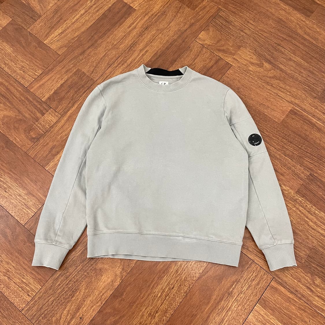 CP컴퍼니 맨투맨 상품이미지1