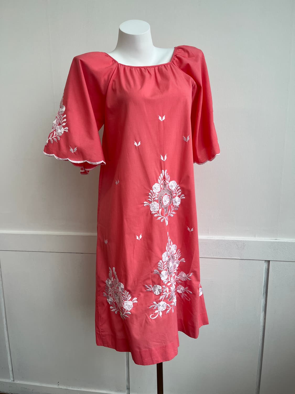 Aro of Honolulu 자수 원피스 상품이미지1