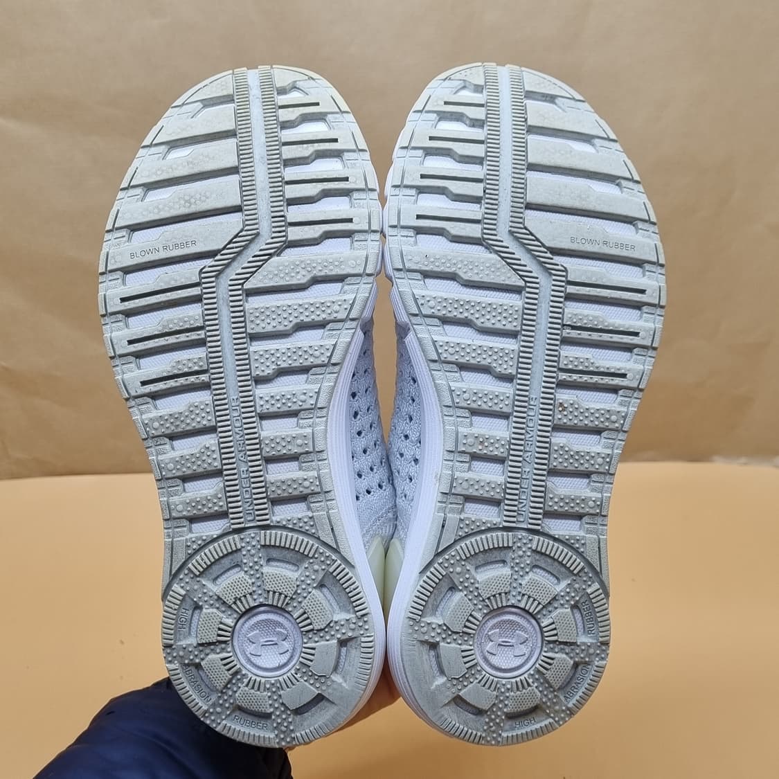 언더아머 호버소닉 런닝화225 상품이미지3