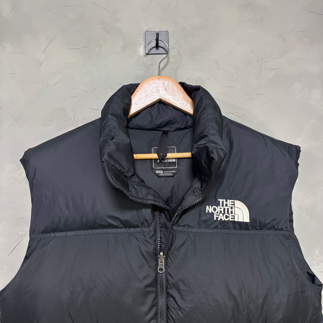 노스페이스 눕시 700 구스다운 패딩 조끼 검정 상품이미지2