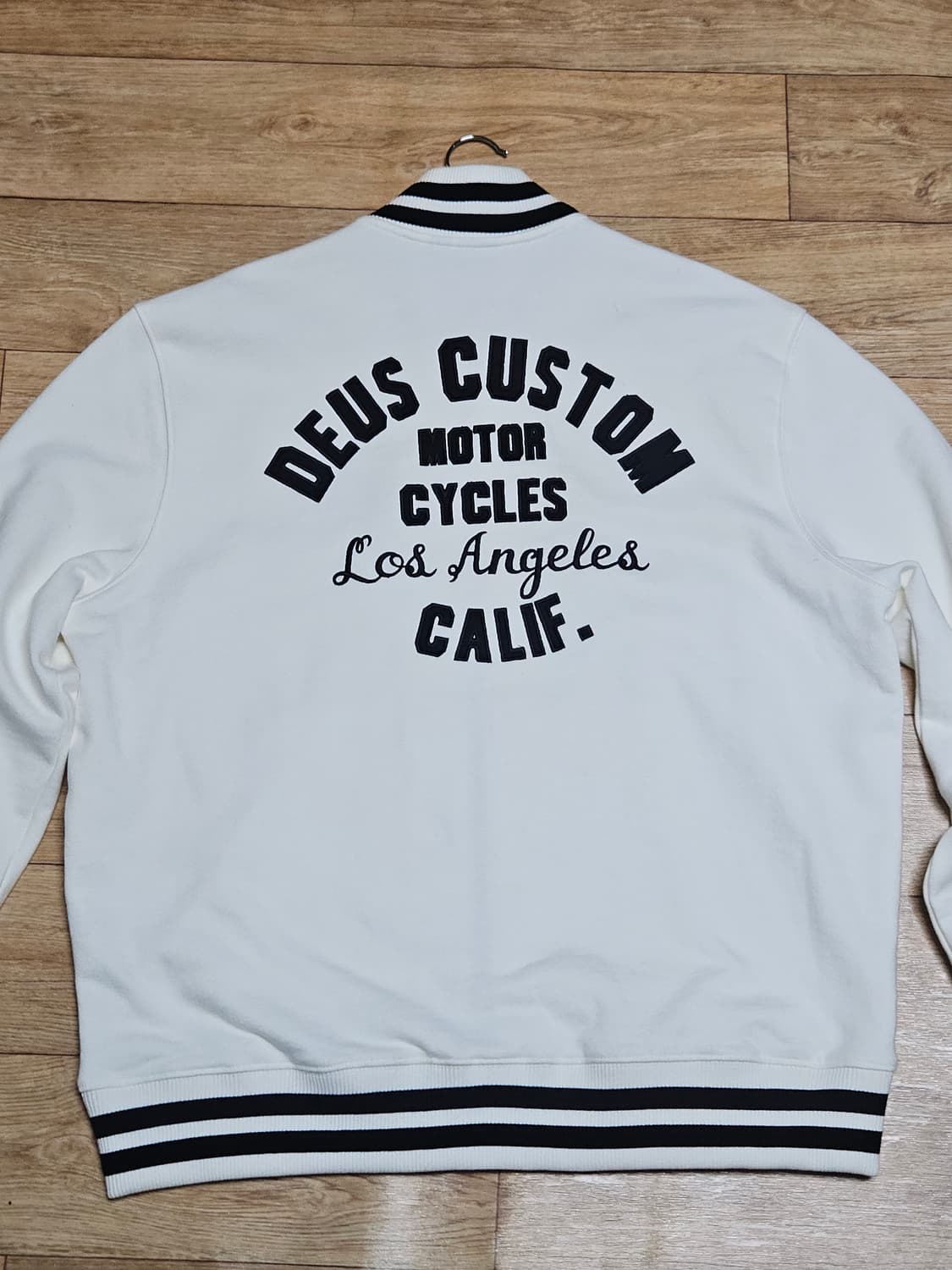 데우스 플리스 봄버 상품이미지1