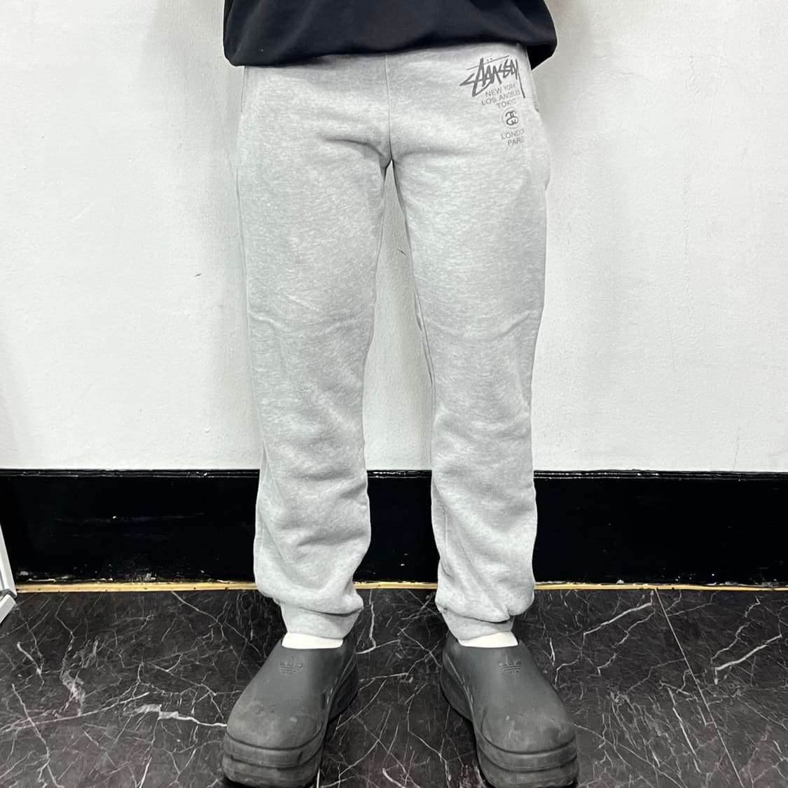 스투시 월드투어 조거 스웻 팬츠 그레이 상품이미지2