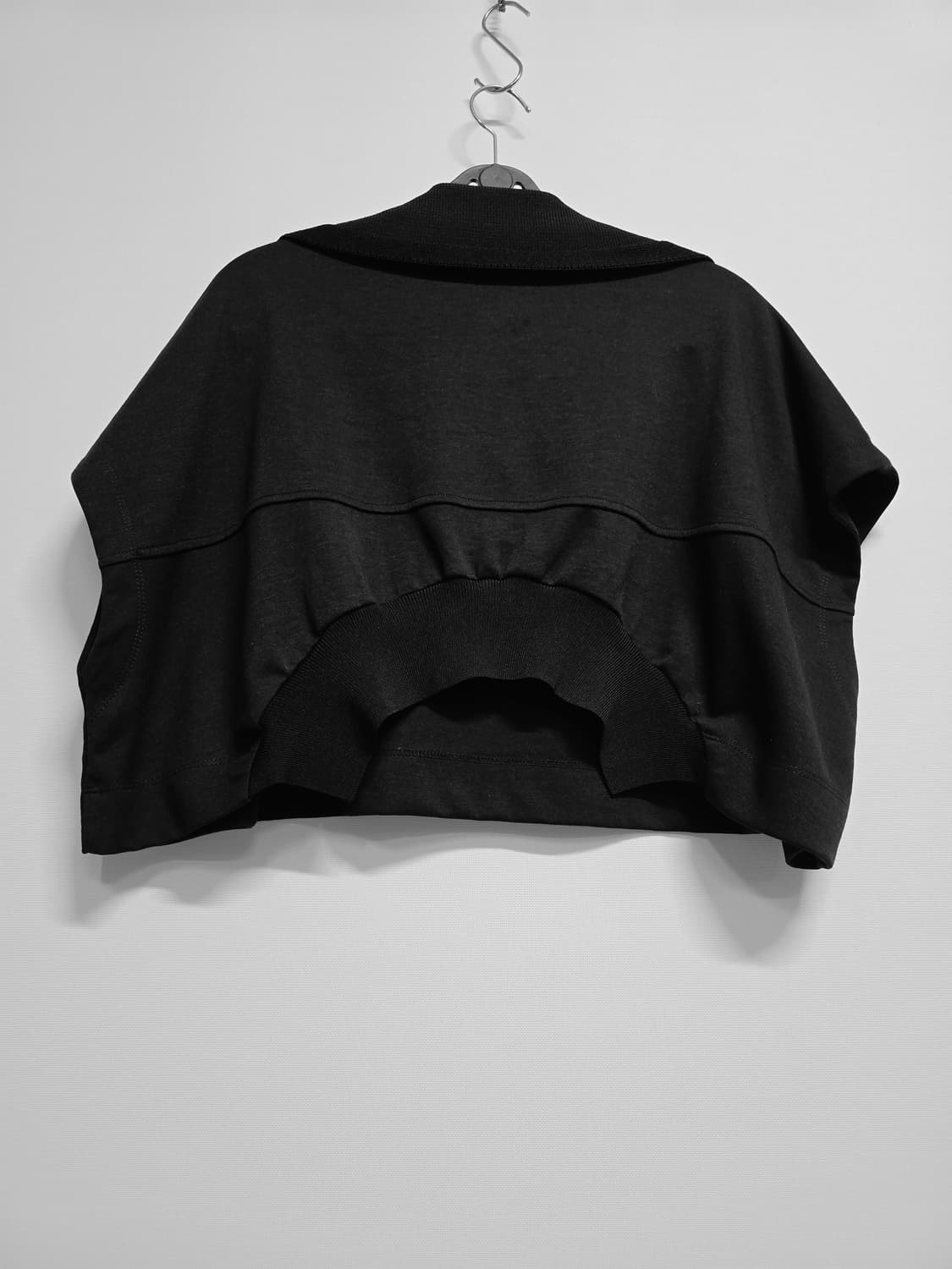 코데즈컴바인 블랙 세일러 카라 반팔 티셔츠 상품이미지4