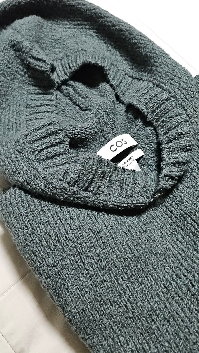 cos 부클레 니트 후드 딥그린 팝니다 상품이미지2