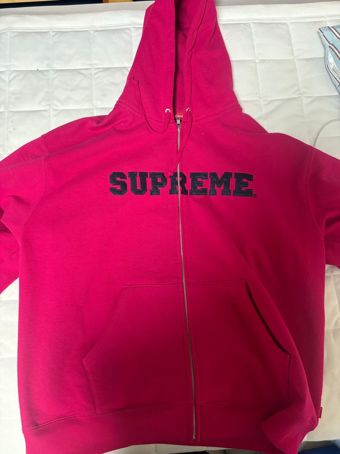 25FW 슈프림 후드집업 상품이미지1