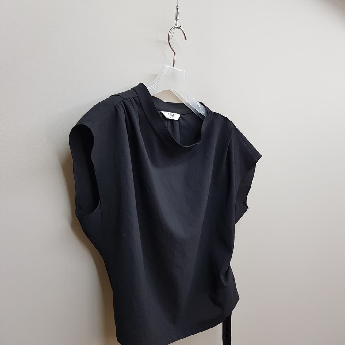 한섬 타임 2022 드레이프 슬리브 블라우스 82-94-160사이즈 상품이미지3
