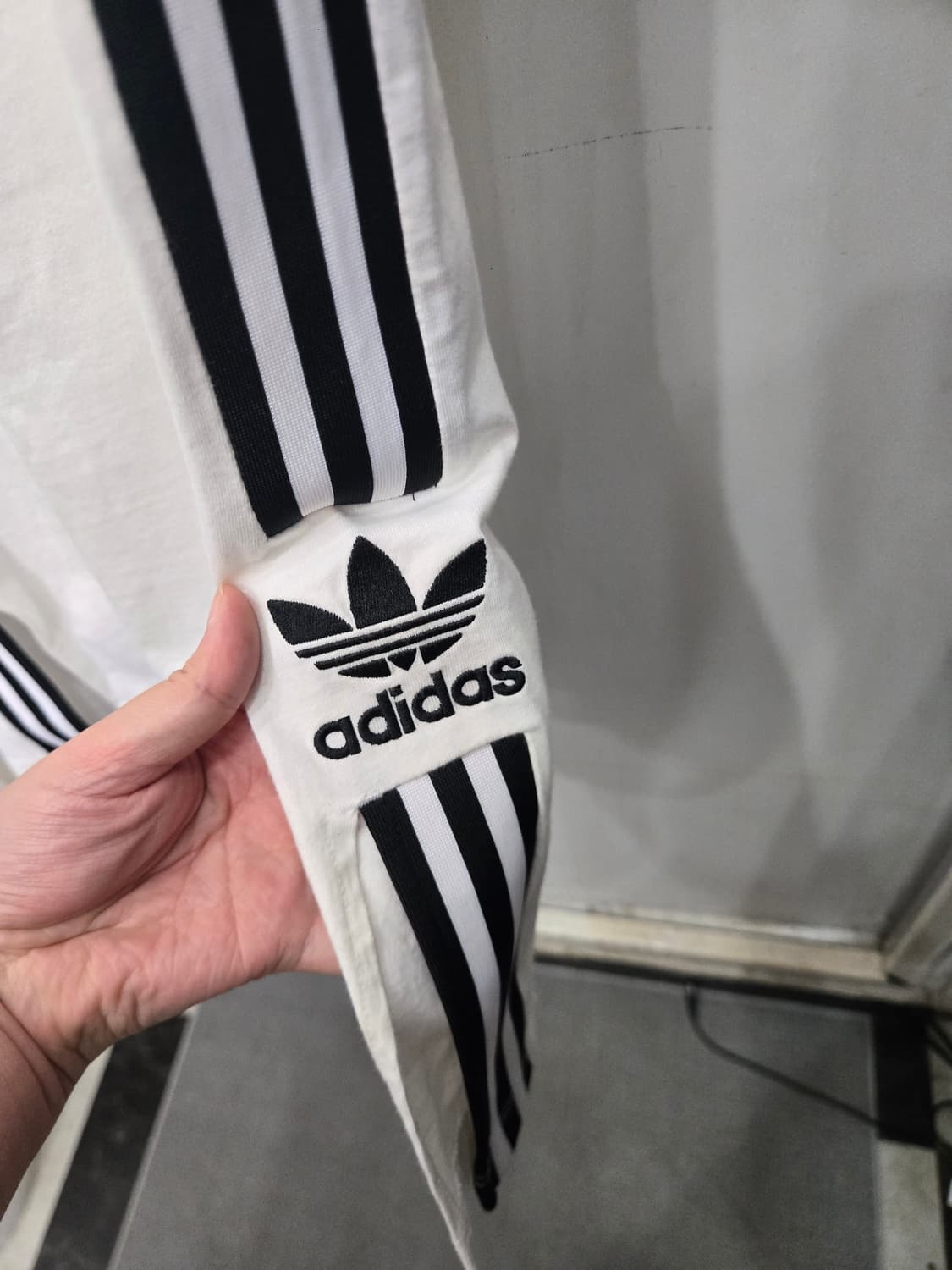 M,95 )) adidas 아디다스 옆트임 원피스~ 화이트 & 블랙 상품이미지4