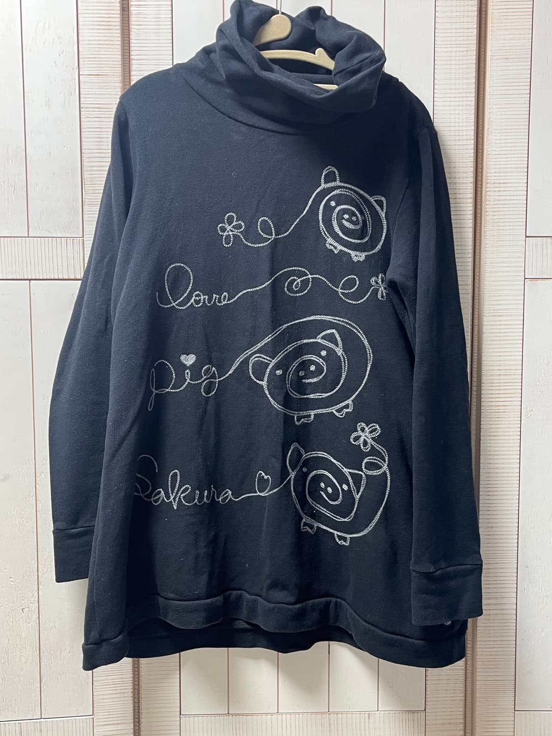 드럭스토어 맨투맨 티셔츠 모리걸  상품이미지1