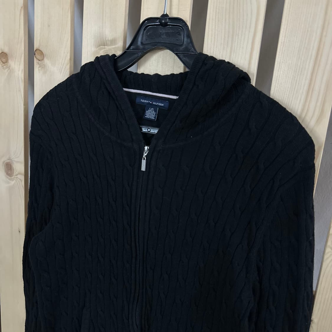 (L) 타미힐피거 블랙 케이블 니트 집업 상품이미지4