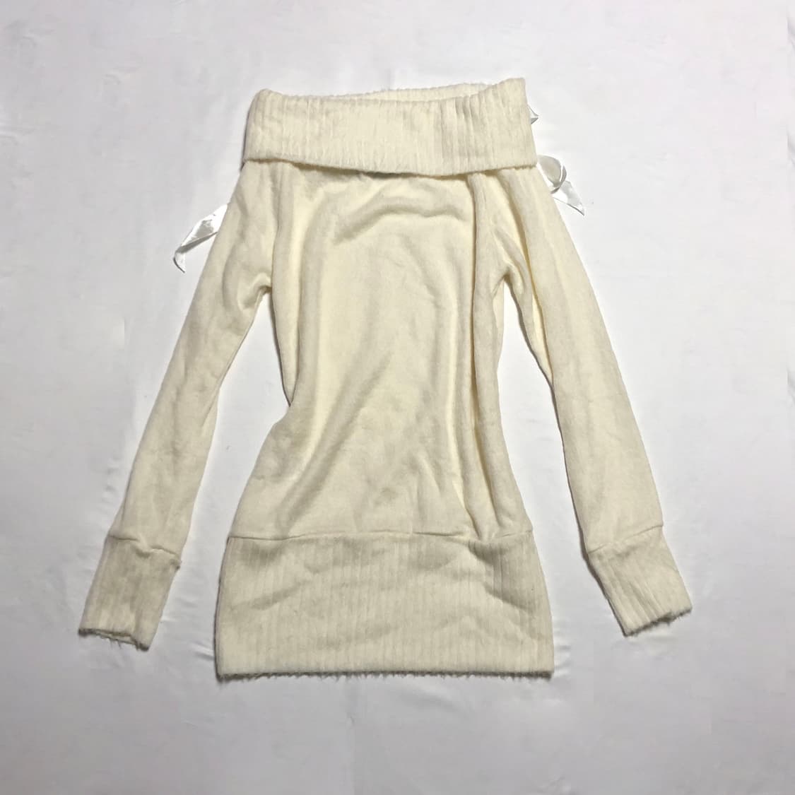 리본 레이스업 오프숄더 니트  상품이미지3