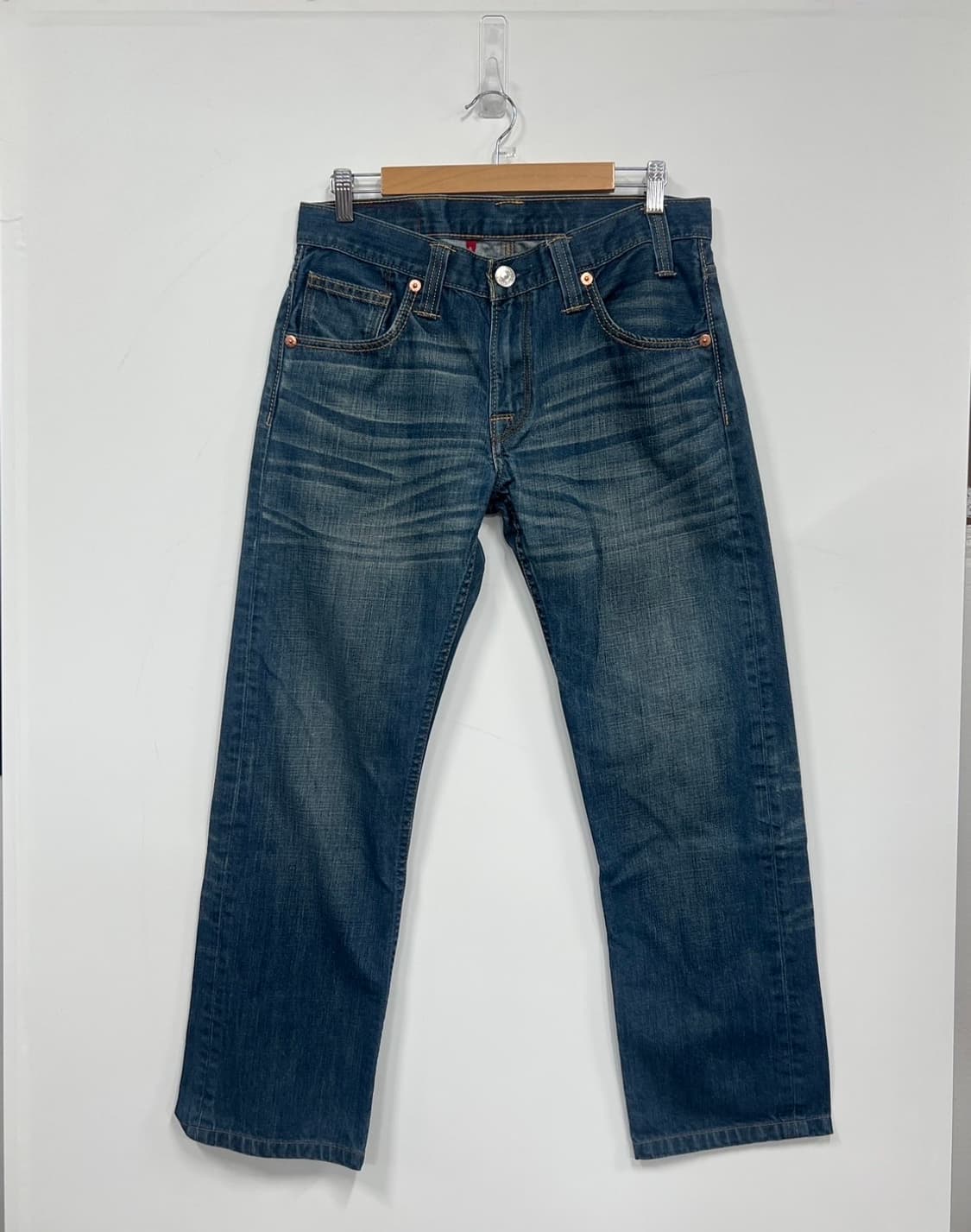 리바이스 504 슬림 스트레이트 워싱 데님 팬츠 상품이미지7