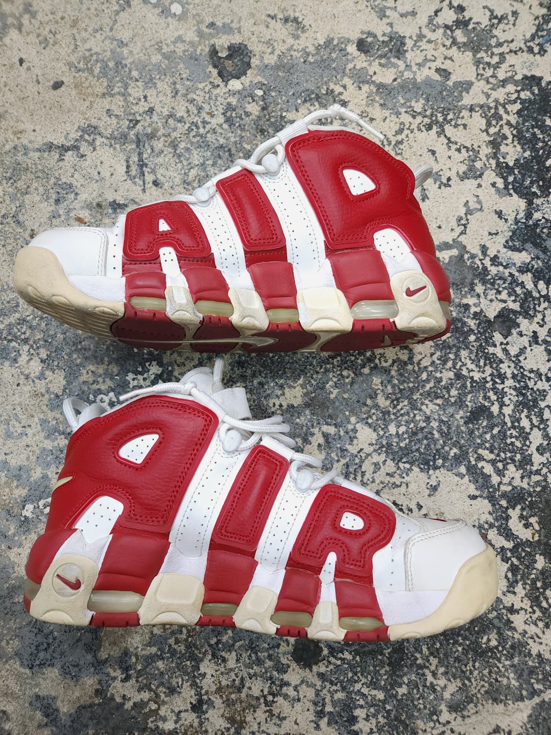 나이키 에어모어 업템포 화이트 레드 255mm

 상품이미지2