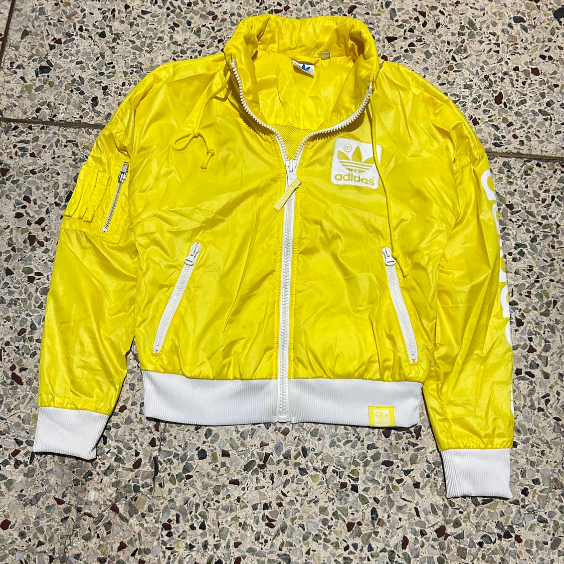 아디다스(ADIDAS)옐로우 바람막이 자켓 상품이미지1