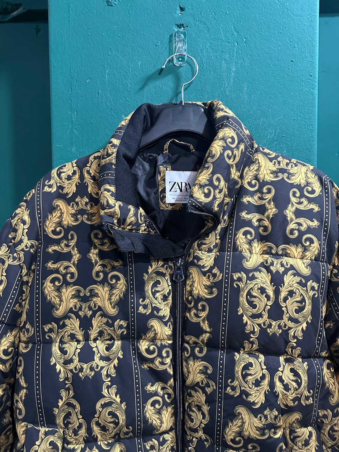 자라 블랙골드 패턴 패딩점퍼105 상품이미지3