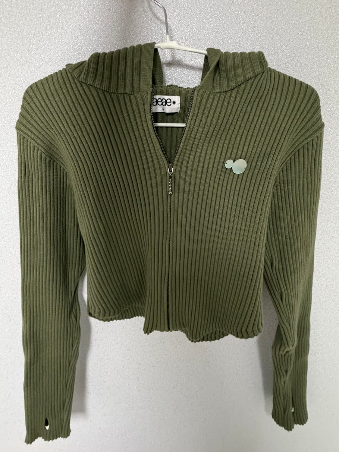 aeae 카키 크롭니트후드집업 상품이미지1