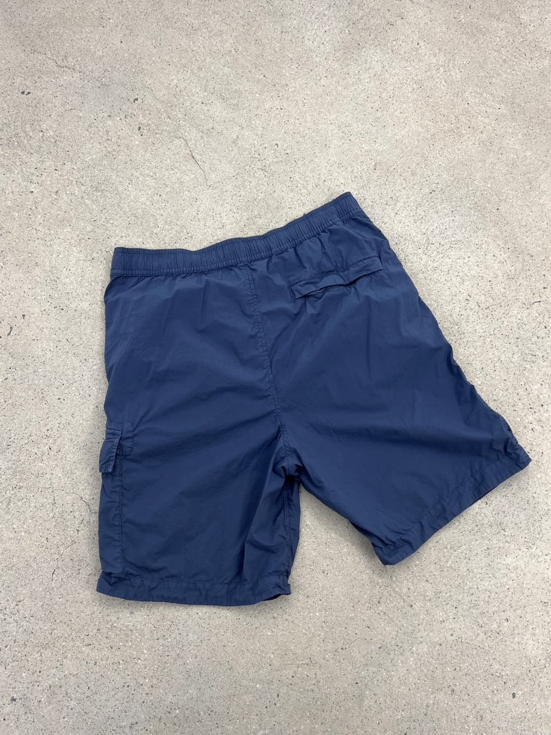 스톤아일랜드 24SS 와펜 버뮤다 팬츠 상품이미지4