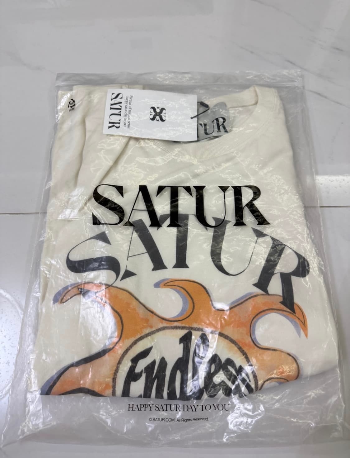 세터(SATUR) 썬 레트로 그래픽 반팔 티셔츠 - 레트로 아이보리  상품이미지2