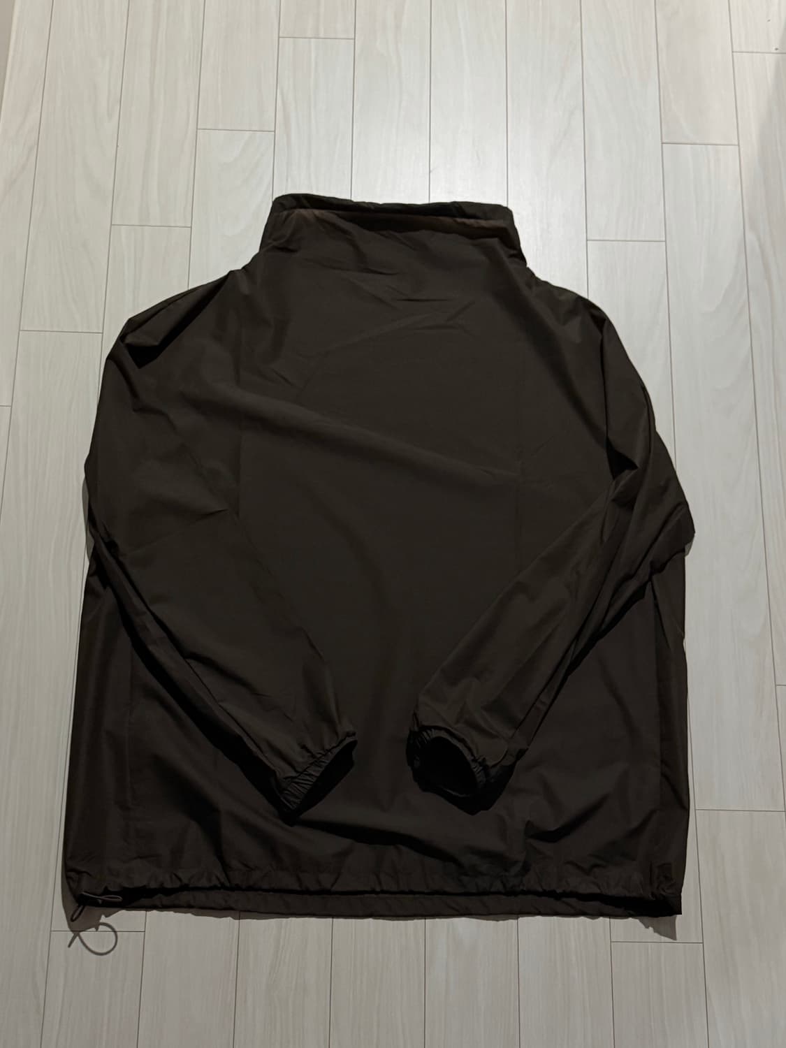 25FW 아모멘토 시어 나일론 카울넥 아노락 브라운 L 상품이미지2