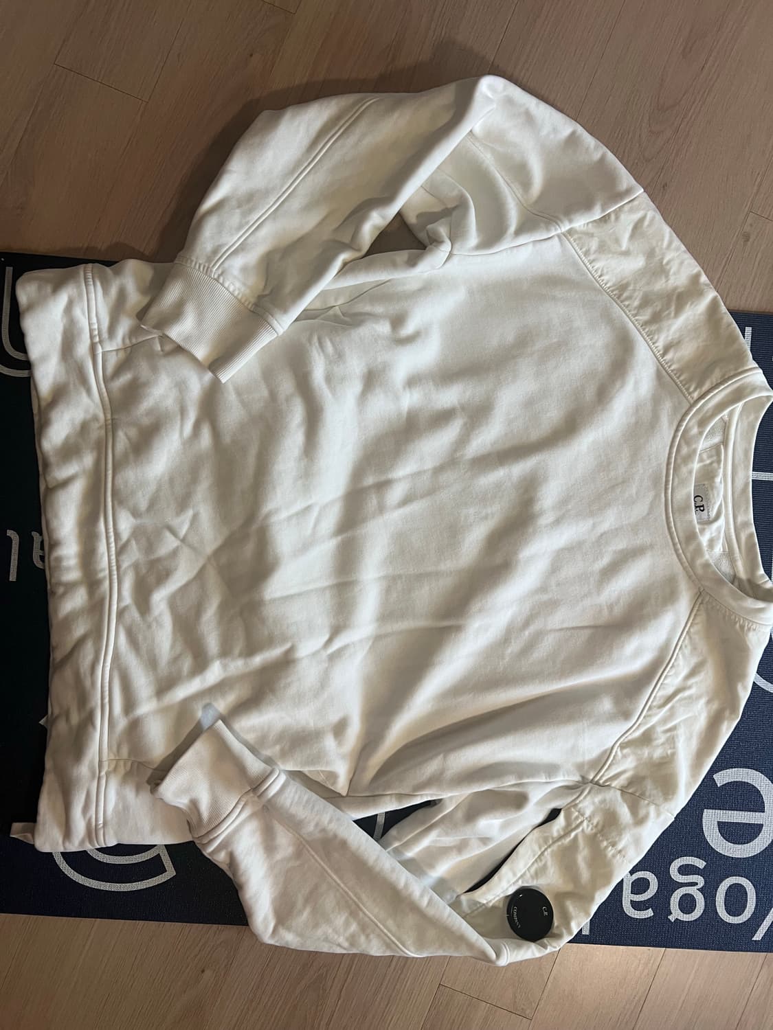 Cp컴퍼니 화이트 맨투맨 상품이미지1