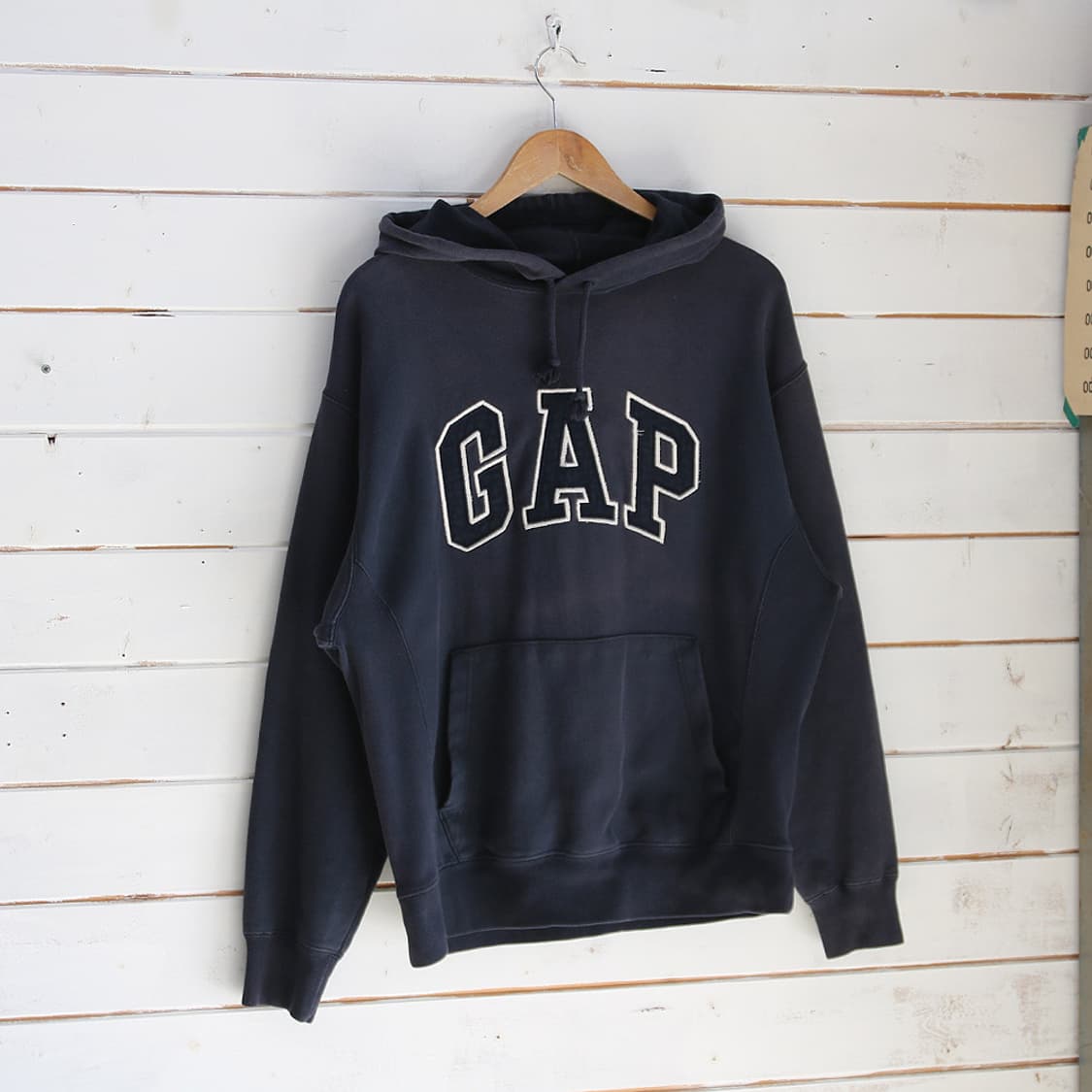 (착용컷) GAP 스웻 후드 티셔츠 (남성용 100) 상품이미지1