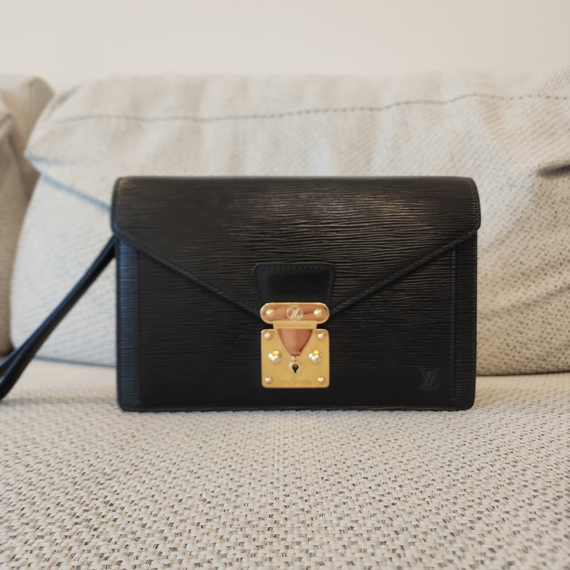 상태최상 루이비통 에삐 금장 세리에 드래곤 세컨드백 클러치백 상품이미지1