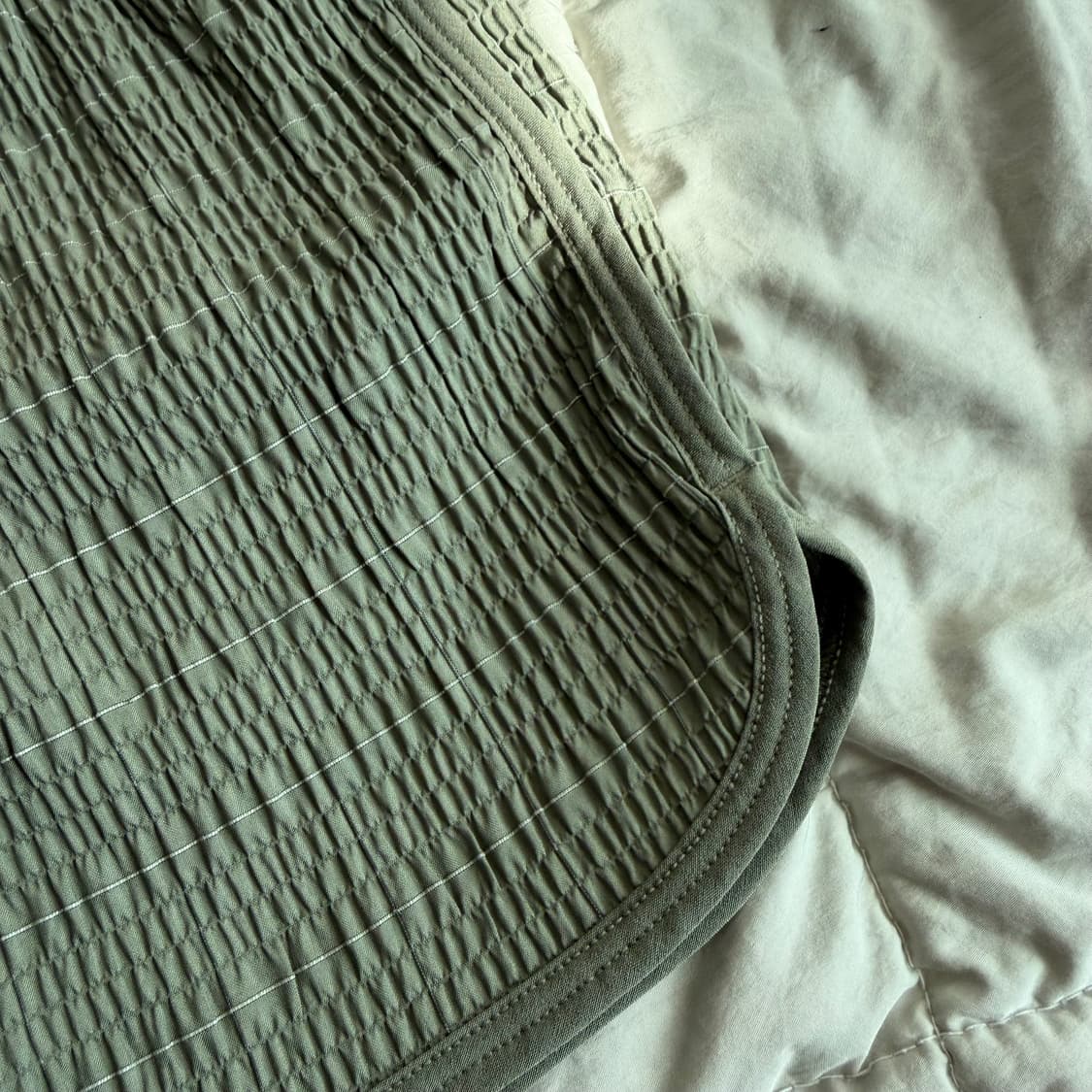 룰루레몬 마일 메이커 리플렉티브 쇼츠 라이너리스 m 새상품 판매합니다. 상품이미지4