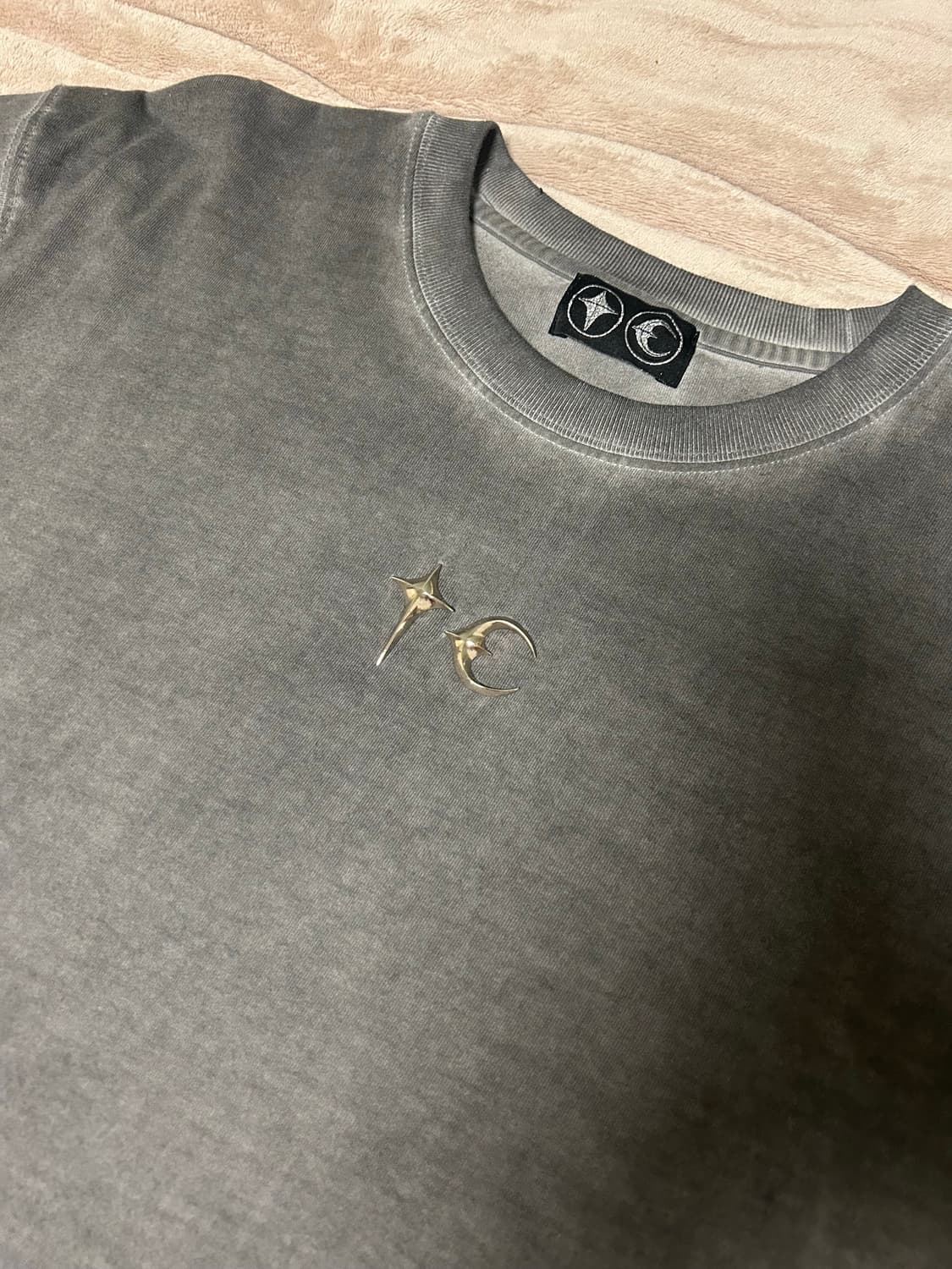 (새상품) 떠그 클럽 롱슬리브 베이직 슬리브 차콜 상품이미지1