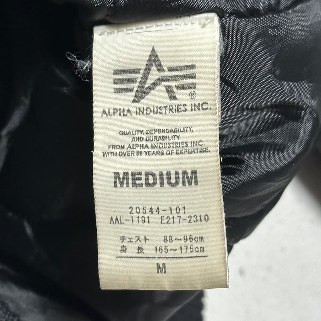 Alpha Industries 블랙 MA-1 후드 항공점퍼 상품이미지4