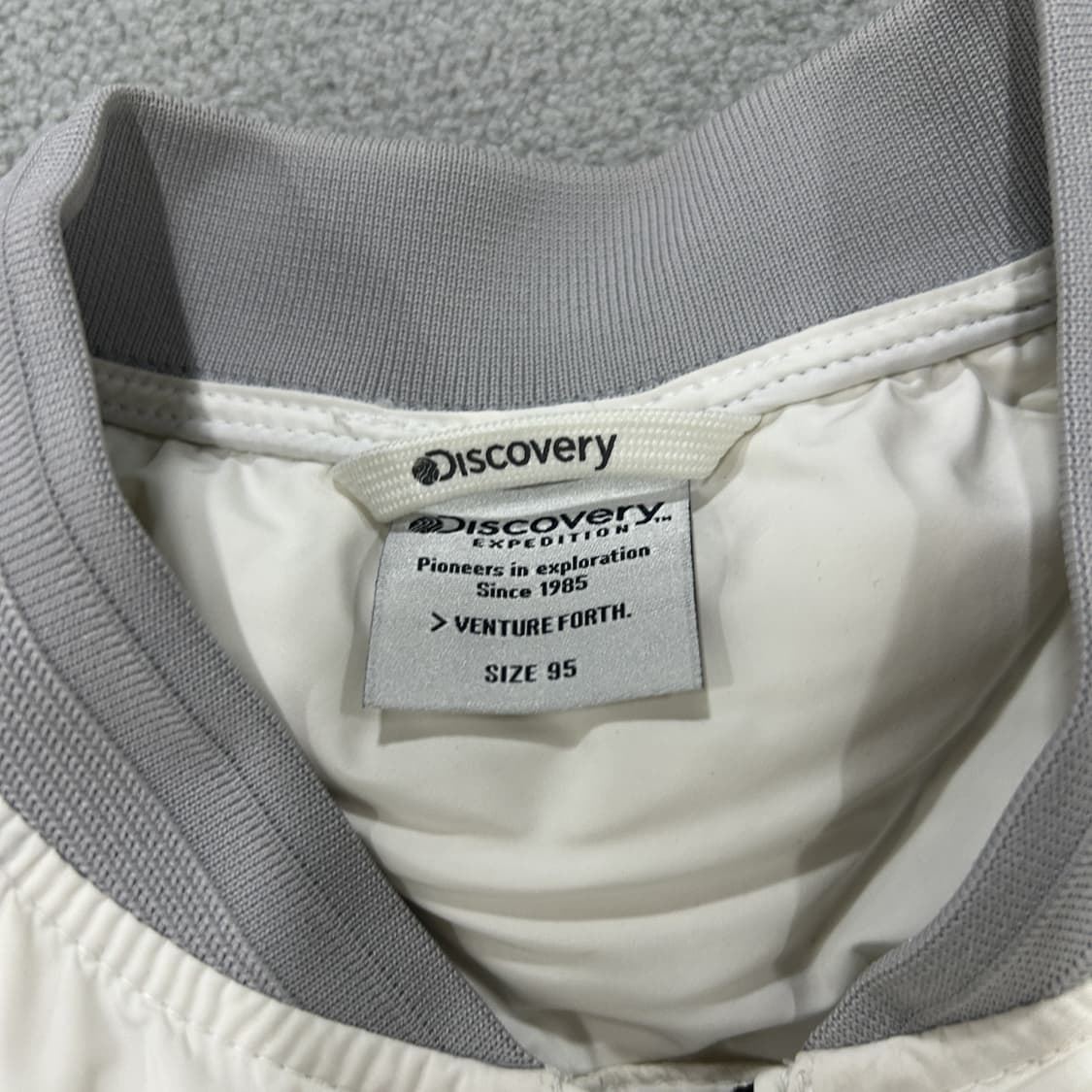 디스커버리 여성 숏패딩 아이보리 봄버 자켓 m 상품이미지2