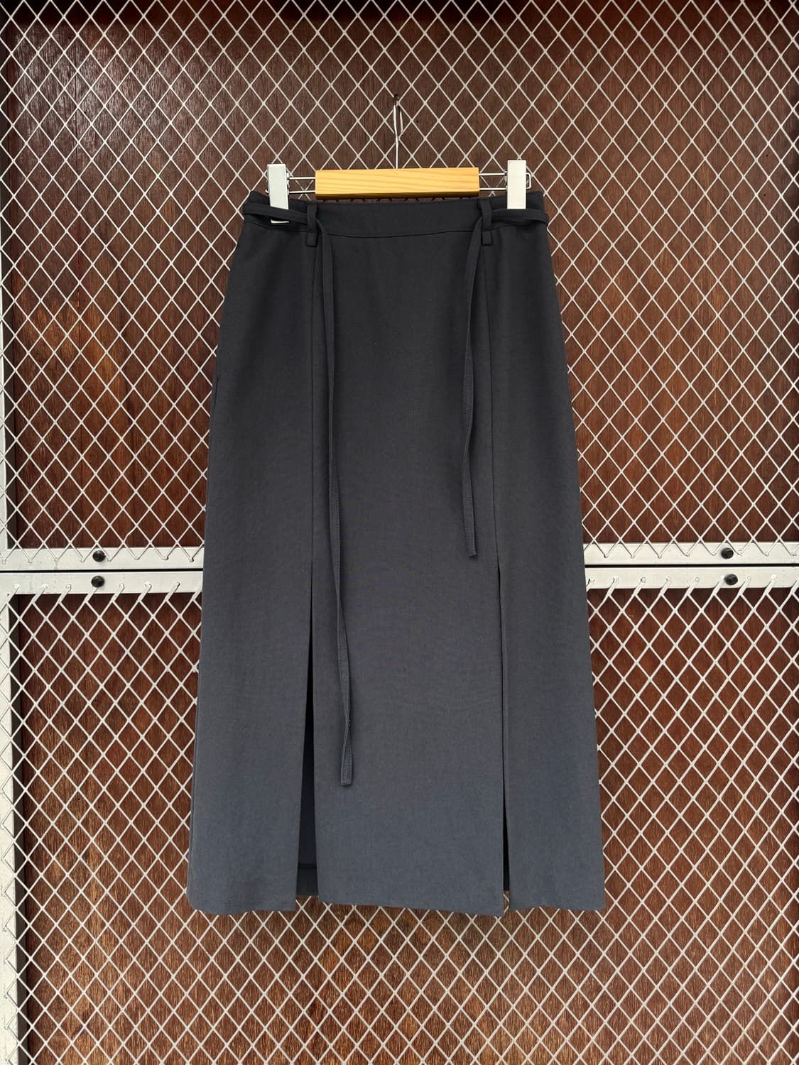 on&on 온앤온 슬릿 펜슬 에이치라인 양모 롱 스커트 S 상품이미지1